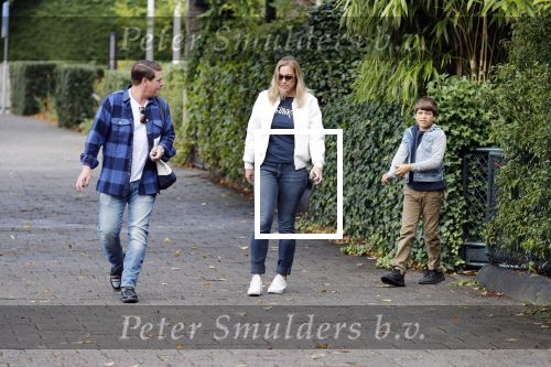 Amsterdam 25 augustus 2018
Martijn Krabbe gaat met zijn zoon achilles en zijn nieuwe vriendin Deborah Wietzes boodschappen doen.