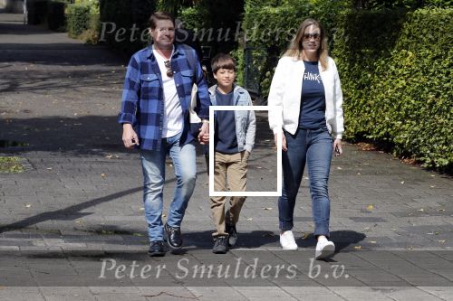 Amsterdam 25 augustus 2018
Martijn Krabbe gaat met zijn zoon achilles en zijn nieuwe vriendin Deborah Wietzes boodschappen doen.