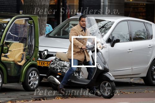 Amsterdam, 16 November 2018 
Marvin Breukhoven op zijn scooter op de PC Hooftstraat