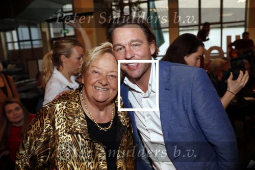Den Haag 3 december 2018
Minister Hugo de Jonge arriveert bij libelle Nieuwscafe ( in Dudok. Ebru Umar interviewt hem. matthijs Albers en Erica Terpstra