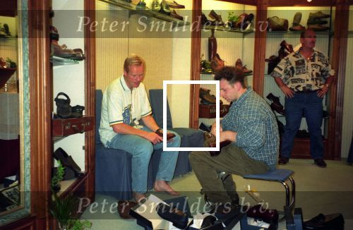 Matty Kremer 
Ed Nijpels 
Ronald Koeman
Schoenenzaak Oosterhout