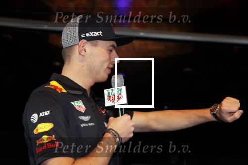 Amsterdam 13 november 2018
Presentatie TAG Heuer horloge van Max Verstappen in Hotel Arena. Robert Doornbos en Rob Kamphues doen de presentatie.