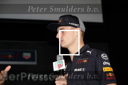 Amsterdam 13 november 2018
Presentatie TAG Heuer horloge van Max Verstappen in Hotel Arena. Robert Doornbos en Rob Kamphues doen de presentatie.