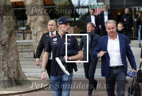 Amsterdam 13 november 2018
Presentatie TAG Heuer horloge van Max Verstappen in Hotel Arena. Robert Doornbos en Rob Kamphues doen de presentatie. Max met zijn manager Raymond Vermeulen