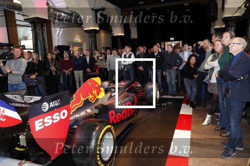 Amsterdam 13 november 2018
Presentatie TAG Heuer horloge van Max Verstappen in Hotel Arena. Robert Doornbos en Rob Kamphues doen de presentatie.