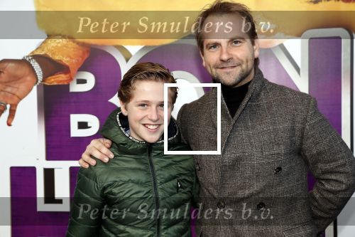 Rotterdam 9 december 2018
Premiere Bon Bini Holland 2 in pathe Rotterdam. Mike Meijer met zoon