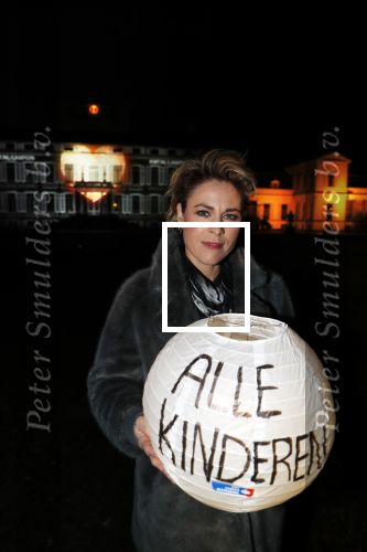 Soestdijk Baarn 6 december 2018
Kick off voor KWF aktie met lampionnen bij paleis Soestdijk . oa Wilfred Genee Coosje Smid Mirella v Markus Jeroen Snel en Andre v d Toorn doen mee.