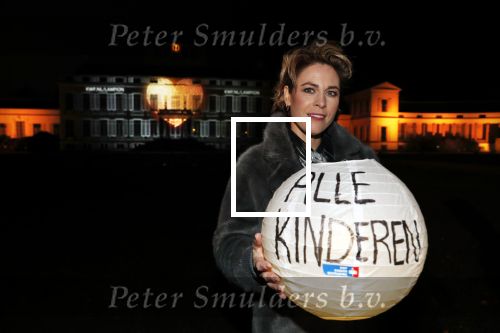 Soestdijk Baarn 6 december 2018
Kick off voor KWF aktie met lampionnen bij paleis Soestdijk . oa Wilfred Genee Coosje Smid Mirella v Markus Jeroen Snel en Andre v d Toorn doen mee.