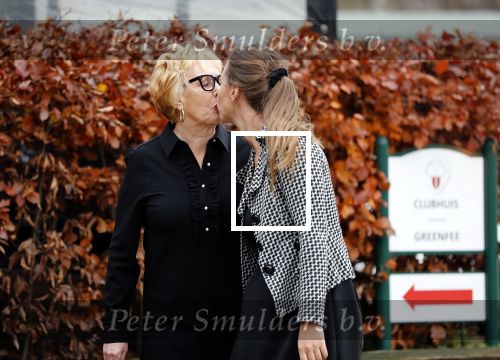 Amsterdam, 3 December 2018 Herdenkingsdienst Manfred de Graaf
Monique de Graaf met dochter (Weduwe van Manfred de Graaf)