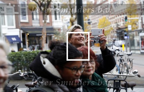 Amsterdam 1december 2018
Sinterklaas en zijn pieten op de cornelis schuytstraat. Nienke Wynia