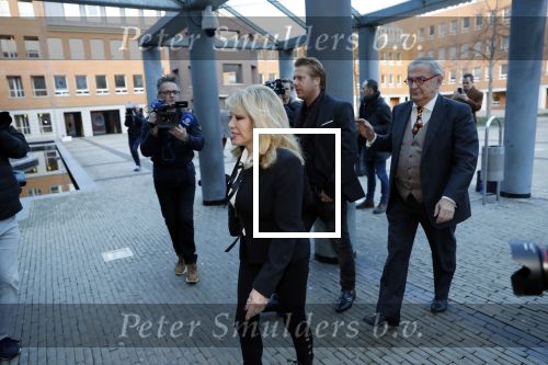 Den Bosch 30 november 2018
Rechtszaak tussen Johan Vlemmix en Patricia Paay. Johan kwam met een look a like pop ( in rolstoel) van zichzelf en Patricia kwam met haar man Robbert Hinfelaar naar de rechtbank in Den Bosch.