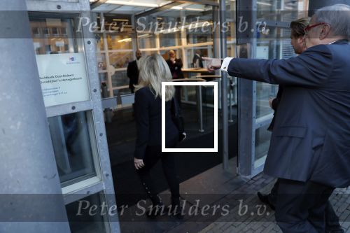 Den Bosch 30 november 2018
Rechtszaak tussen Johan Vlemmix en Patricia Paay. Johan kwam met een look a like pop ( in rolstoel) van zichzelf en Patricia kwam met haar man Robbert Hinfelaar naar de rechtbank in Den Bosch.