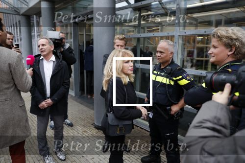 Den Bosch 30 november 2018
Rechtszaak tussen Johan Vlemmix en Patricia Paay. Johan kwam met een look a like pop ( in rolstoel) van zichzelf en Patricia kwam met haar man Robbert Hinfelaar naar de rechtbank in Den Bosch.