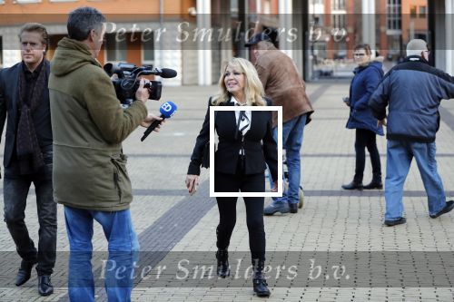 Den Bosch 30 november 2018
Rechtszaak tussen Johan Vlemmix en Patricia Paay. Johan kwam met een look a like pop ( in rolstoel) van zichzelf en Patricia kwam met haar man Robbert Hinfelaar naar de rechtbank in Den Bosch.