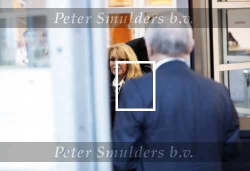 Den Bosch 30 november 2018
Rechtszaak tussen Johan Vlemmix en Patricia Paay. Johan kwam met een look a like pop ( in rolstoel) van zichzelf en Patricia kwam met haar man Robbert Hinfelaar naar de rechtbank in Den Bosch.