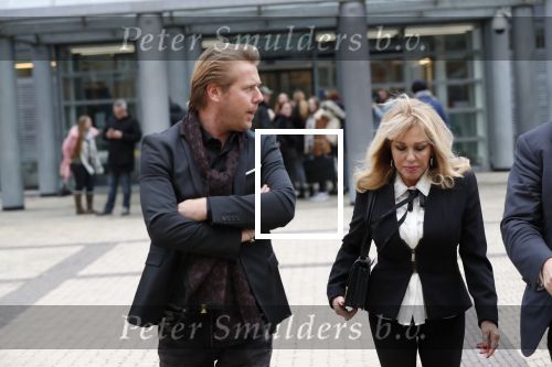 Den Bosch 30 november 2018
Rechtszaak tussen Johan Vlemmix en Patricia Paay. Johan kwam met een look a like pop ( in rolstoel) van zichzelf en Patricia kwam met haar man Robbert Hinfelaar naar de rechtbank in Den Bosch.