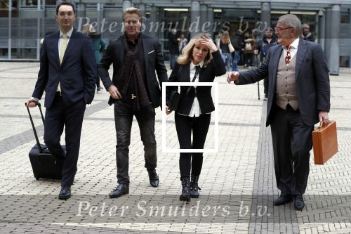 Den Bosch 30 november 2018
Rechtszaak tussen Johan Vlemmix en Patricia Paay. Johan kwam met een look a like pop ( in rolstoel) van zichzelf en Patricia kwam met haar man Robbert Hinfelaar naar de rechtbank in Den Bosch.
