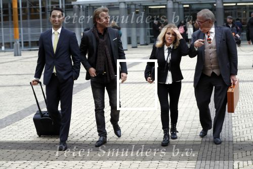 Den Bosch 30 november 2018
Rechtszaak tussen Johan Vlemmix en Patricia Paay. Johan kwam met een look a like pop ( in rolstoel) van zichzelf en Patricia kwam met haar man Robbert Hinfelaar naar de rechtbank in Den Bosch.