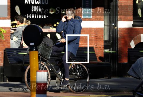 Amsterdam 15 november 2018
Prins Maurits bellend op zijn fiets.