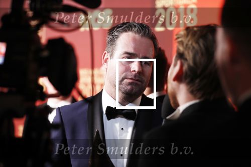 Amsterdam 19 december 2018
Sportman van het jaar verkiezing in afas live. Kjeld Nuis met Sportvrouw van het Jaar 2018 Suzanne Schulting, gehandicapte sporter van het Jaar 2018 Bibian Mentel en de coaches van het Jaar 2018 Jac Orie en Raemon Sluijter De baanwielrenners werden ploeg van het jaar, Marianne Timmer kreeg een ouvre prijs en Rico Verhoeven werd door de Zapp kijkers gekozen tot meest populaire sporter. Raemon met zijn vriendin Fatima Moreiro de Melo
