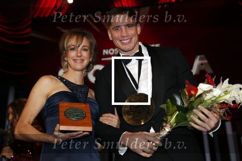 Amsterdam 19 december 2018
Sportman van het jaar verkiezing in afas live. Kjeld Nuis met Sportvrouw van het Jaar 2018 Suzanne Schulting, gehandicapte sporter van het Jaar 2018 Bibian Mentel en de coaches van het Jaar 2018 Jac Orie en Raemon Sluijter De baanwielrenners werden ploeg van het jaar, Marianne Timmer kreeg een ouvre prijs en Rico Verhoeven werd door de Zapp kijkers gekozen tot meest populaire sporter.