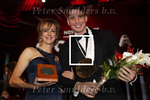 Amsterdam 19 december 2018
Sportman van het jaar verkiezing in afas live. Kjeld Nuis met Sportvrouw van het Jaar 2018 Suzanne Schulting, gehandicapte sporter van het Jaar 2018 Bibian Mentel en de coaches van het Jaar 2018 Jac Orie en Raemon Sluijter De baanwielrenners werden ploeg van het jaar, Marianne Timmer kreeg een ouvre prijs en Rico Verhoeven werd door de Zapp kijkers gekozen tot meest populaire sporter.