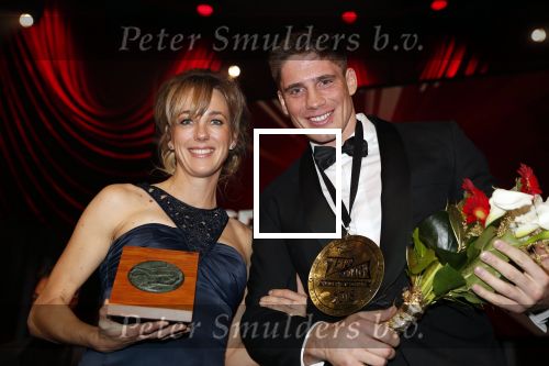 Amsterdam 19 december 2018
Sportman van het jaar verkiezing in afas live. Kjeld Nuis met Sportvrouw van het Jaar 2018 Suzanne Schulting, gehandicapte sporter van het Jaar 2018 Bibian Mentel en de coaches van het Jaar 2018 Jac Orie en Raemon Sluijter De baanwielrenners werden ploeg van het jaar, Marianne Timmer kreeg een ouvre prijs en Rico Verhoeven werd door de Zapp kijkers gekozen tot meest populaire sporter.