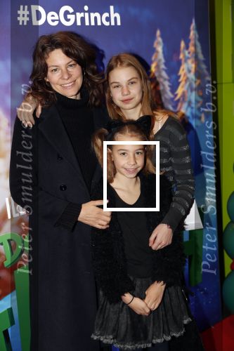 Amsterdam 24 november 2018
Premiere van de Grinch in pathe arena.
Rifka Lodeizen met kinderen