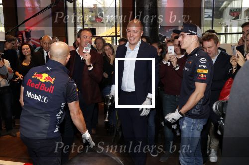 Amsterdam 13 november 2018
Presentatie TAG Heuer horloge van Max Verstappen in Hotel Arena. Robert Doornbos en Rob Kamphues doen de presentatie.
