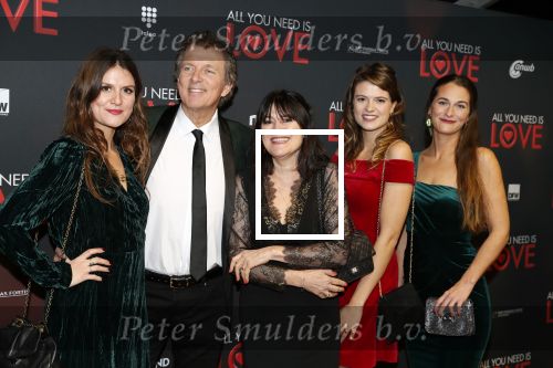 Amsterdam 26 november 2018
Premiere All you need is love in het delamar theater. Robert ten Brink met zijn vrouw en dochters en hun partners