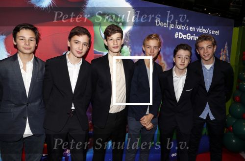 Amsterdam 24 november 2018
Premiere van de Grinch in pathe arena. Kim v Kooten kwam met dochter Kee Derwig en zoon Roman Derwig. Roman met vrienden