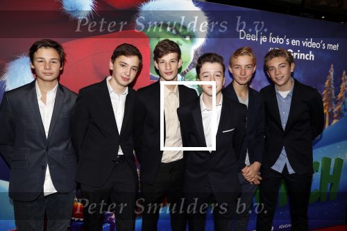 Amsterdam 24 november 2018
Premiere van de Grinch in pathe arena. Kim v Kooten kwam met dochter Kee Derwig en zoon Roman Derwig. Roman met vrienden