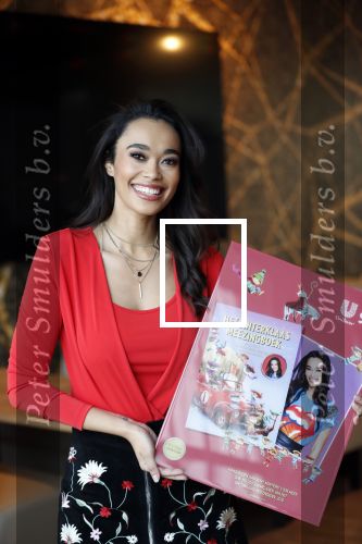 Utrecht 21 november 2018
Presentatie sinterklaas meezingliedjesboek van Romy Monteiro in het FC Utrecht stadion.