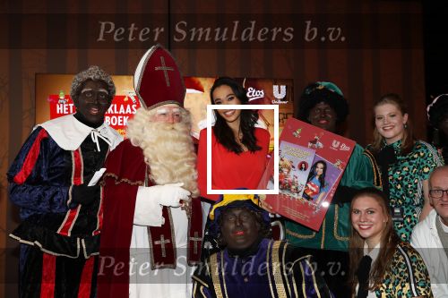 Utrecht 21 november 2018
Presentatie sinterklaas meezingliedjesboek van Romy Monteiro in het FC Utrecht stadion.