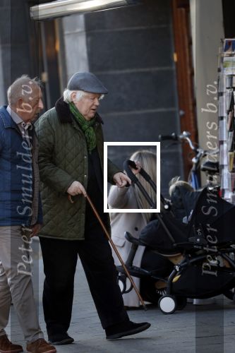 Amsterdam 15 november 2018
Rudi Fuchs op straat in Amsterdam zuid.
