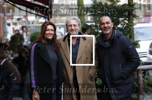 Amsterdam 17 december 2018
Ruud Gullit met zijn vriendin Karin de Rooij en Mark Teurlings in Amsterdam zuid.