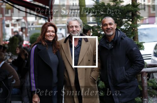 Amsterdam 17 december 2018
Ruud Gullit met zijn vriendin Karin de Rooij en Mark Teurlings in Amsterdam zuid.