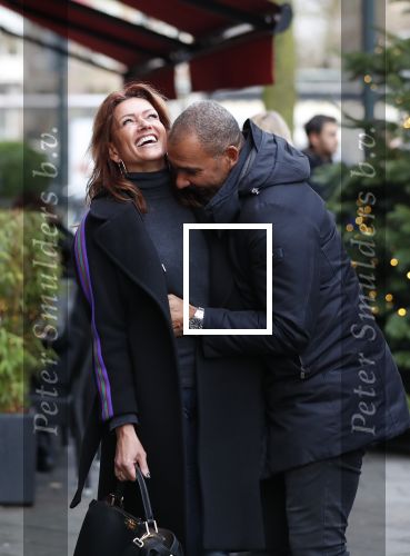 Amsterdam 17 december 2018
Ruud Gullit met zijn vriendin Karin de Rooij in Amsterdam zuid.
