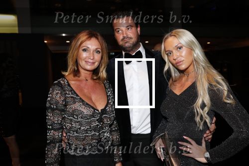 Amsterdam 6 december 2018
Openingsavond VIP van de luxery fair in de RAI. Sandra masmeijer met dochter en schoonzoon