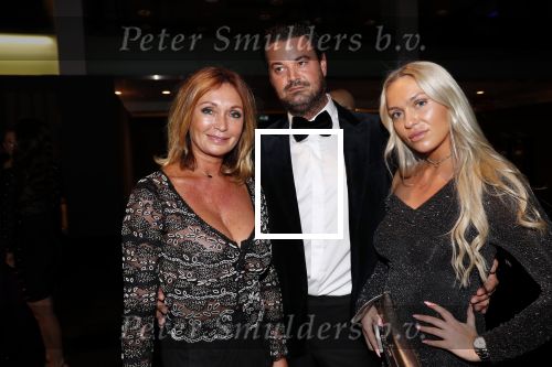 Amsterdam 6 december 2018
Openingsavond VIP van de luxery fair in de RAI. Sandra masmeijer met dochter en schoonzoon