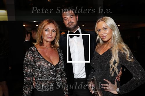 Amsterdam 6 december 2018
Openingsavond VIP van de luxery fair in de RAI. Sandra masmeijer met dochter en schoonzoon