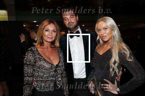 Amsterdam 6 december 2018
Openingsavond VIP van de luxery fair in de RAI. Sandra masmeijer met dochter en schoonzoon