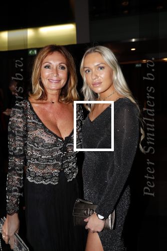 Amsterdam 6 december 2018
Openingsavond VIP van de luxery fair in de RAI. Sandra masmeijer met dochter en schoonzoon