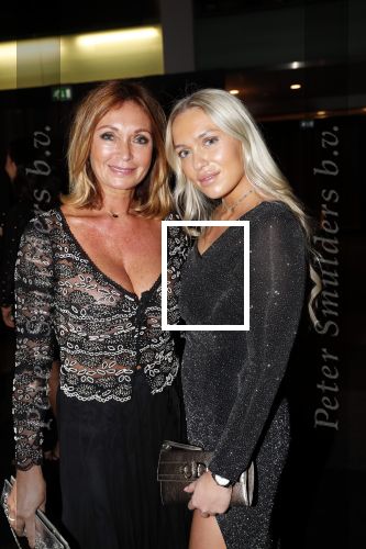 Amsterdam 6 december 2018
Openingsavond VIP van de luxery fair in de RAI. Sandra masmeijer met dochter en schoonzoon