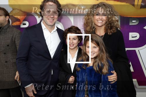 Rotterdam 9 december 2018
Premiere Bon Bini Holland 2 in pathe Rotterdam. Sharon Wins met man en kinderen