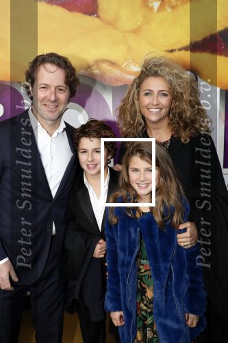 Rotterdam 9 december 2018
Premiere Bon Bini Holland 2 in pathe Rotterdam. Sharon Wins met man en kinderen