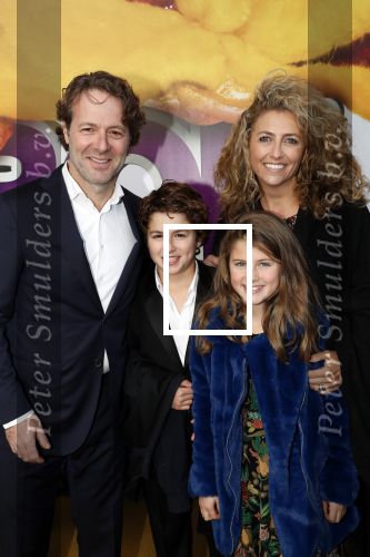 Rotterdam 9 december 2018
Premiere Bon Bini Holland 2 in pathe Rotterdam. Sharon Wins met man en kinderen