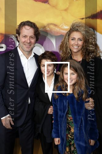 Rotterdam 9 december 2018
Premiere Bon Bini Holland 2 in pathe Rotterdam. Sharon Wins met man en kinderen