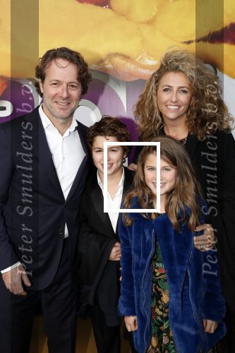Rotterdam 9 december 2018
Premiere Bon Bini Holland 2 in pathe Rotterdam. Sharon Wins met man en kinderen