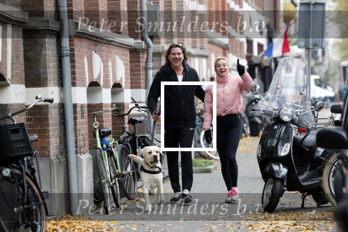 Amsterdam 22 november 2018
Sonja Bakker met vriend Barry Suijdam aan de wandel met hun hond in Amsterdam zuid.
